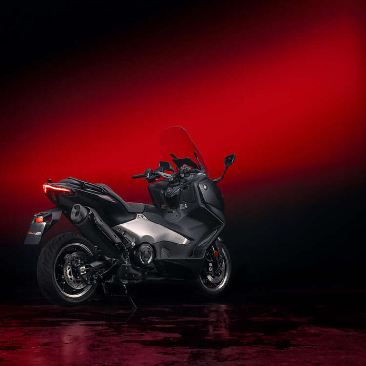 2026-Yamaha-XP500ASV-EU-Black_MAX_-Static-016-03