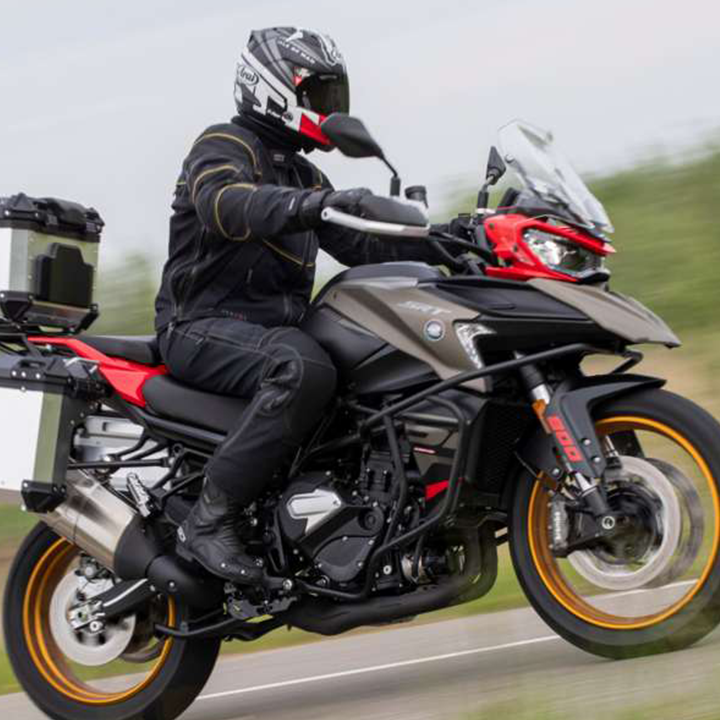 Motoport_LeeK_QJ_SRT_800_SX_Touring_2