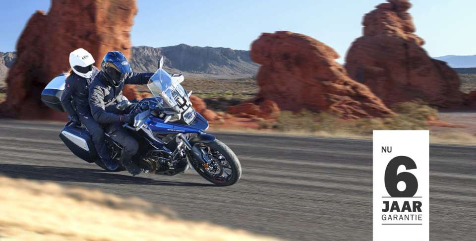 DL1050RR_RJM3_action_9_logo