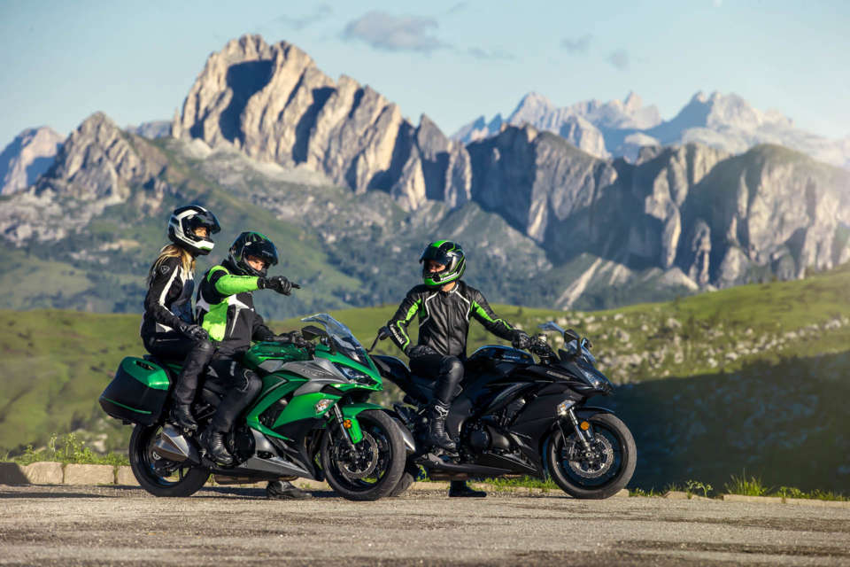 Kawasaki Z1000SX - Action 08