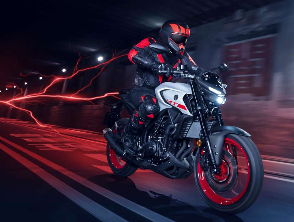 2020-Yamaha-MT-03---Action-07