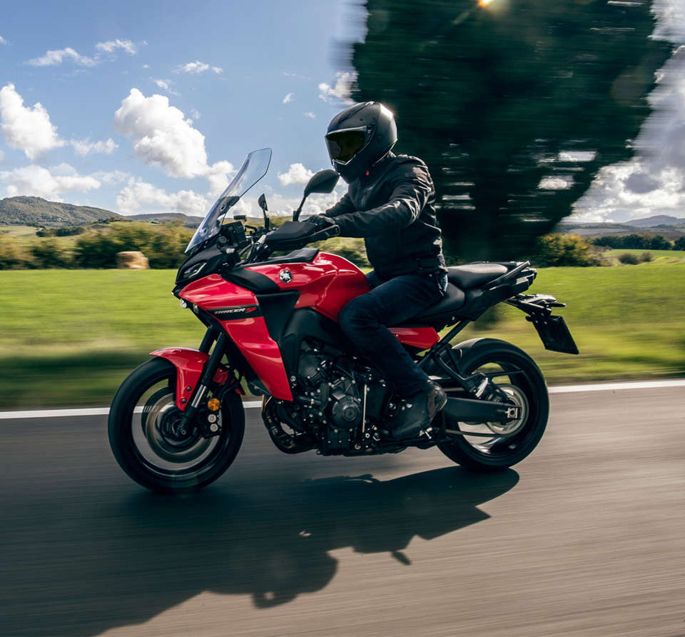 Tracer GT9 , Yamaha dà lezioni di turismo. Comfort, tecnologia e Tracer GT9 , Yamaha dà lezioni di turismo. Comfort, tecnologia e