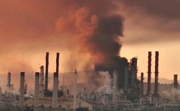 Fire breaks out at Tehran oil refinery