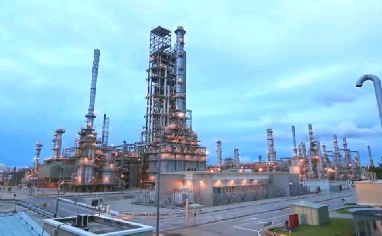 Reliance re-evaluates stake sale in oil-to-chemicals unit to Aramco