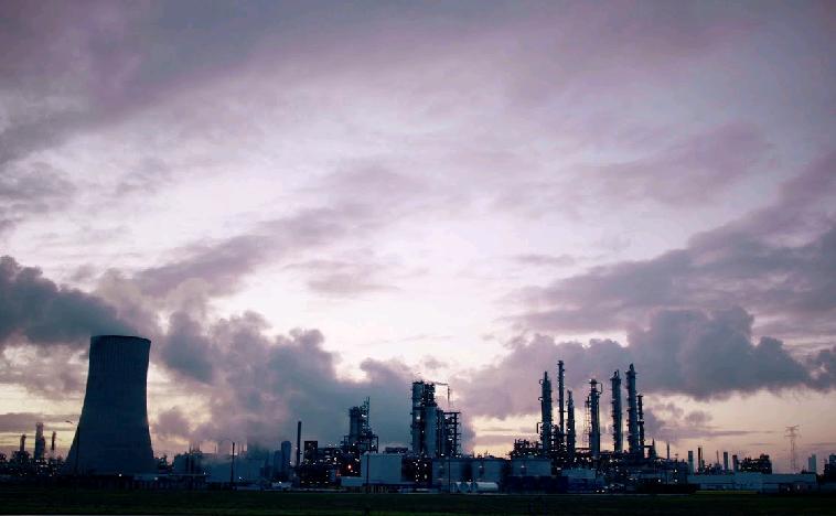 Colonial Pipeline restarts main gasoline and distillate lines after Hurricane Ida