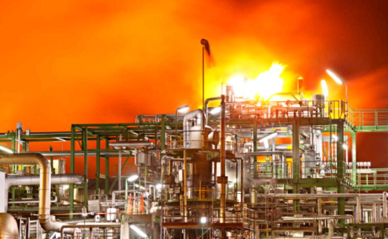 Explosion burst out at illegal oil refining depot in Nigeria