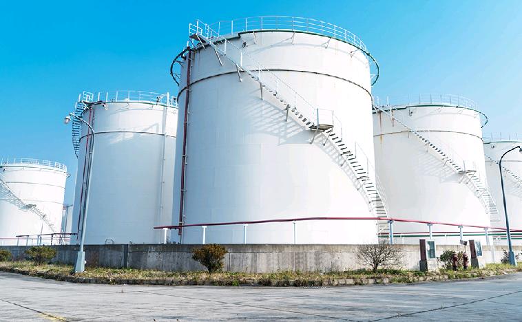 Blast at illegal Nigerian oil refinery kills 37 people