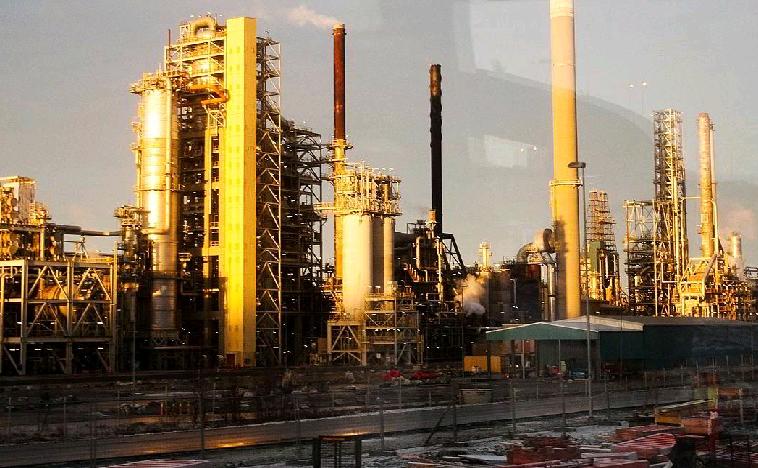 Crude oil futures rise in Asia on higher US crude inventories