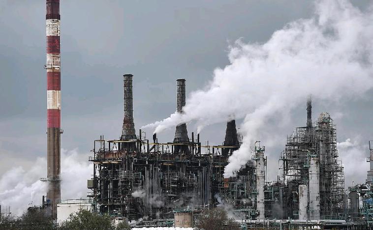 LyondellBasell to upgradeat six chemical sites in Texas and Iowas to reduce air pollution