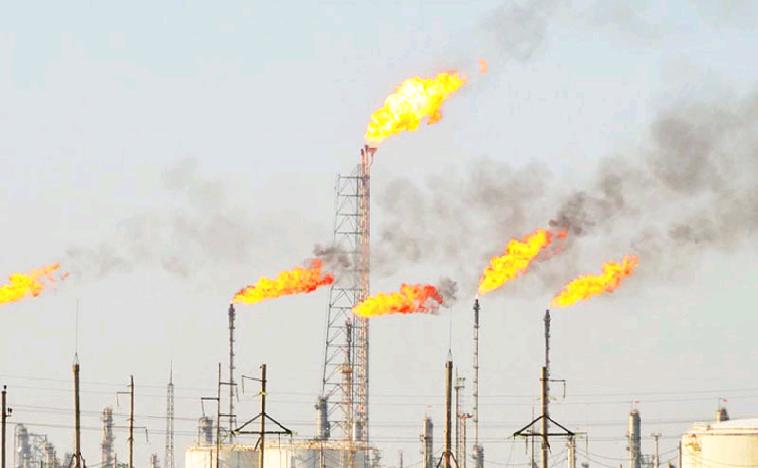 US crude stockpiles up for first time since May on higher imports