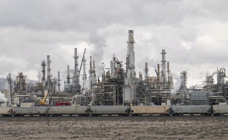 Crude oil futures continue falling in Asia as risk-off mood continues