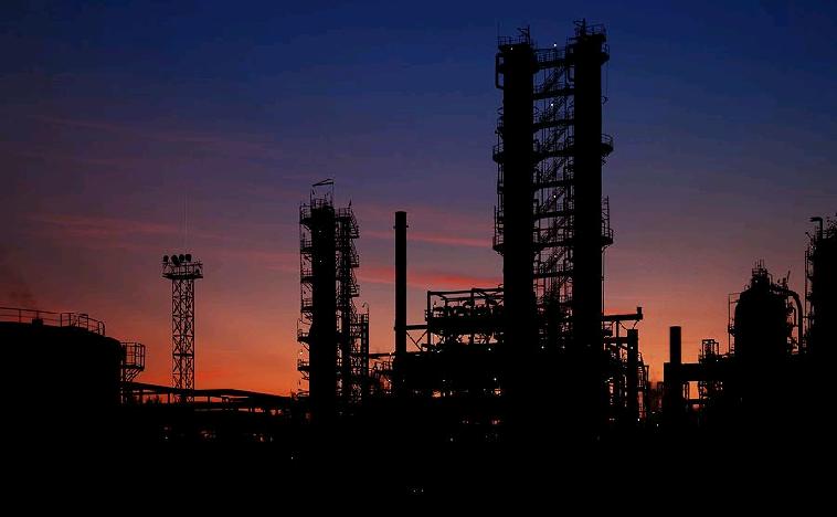 ОАЭ и Кувейт сокращают добычу нефти из-за закрытия Ормузского пролива