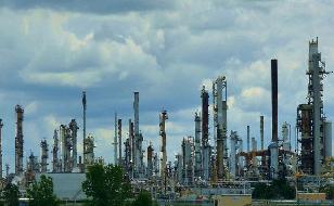 Sinopec понизила цены фенола в Восточном Китае на CNY200 за тонну