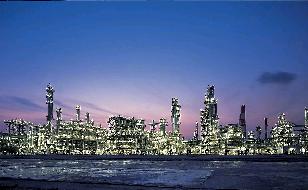 Sinopec повысила цены фенола в Восточном Китае на CNY100 за тонну