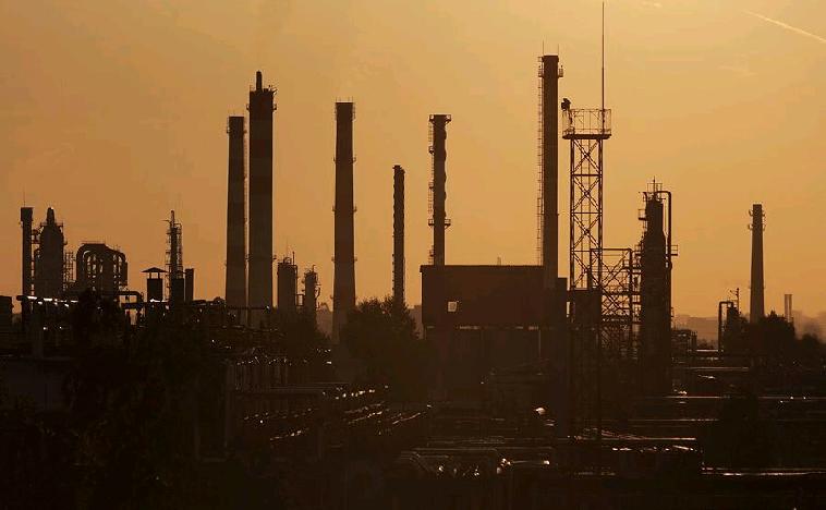 Индийские переработчики увеличивают закупки нероссийской нефти из-за давления Трампа