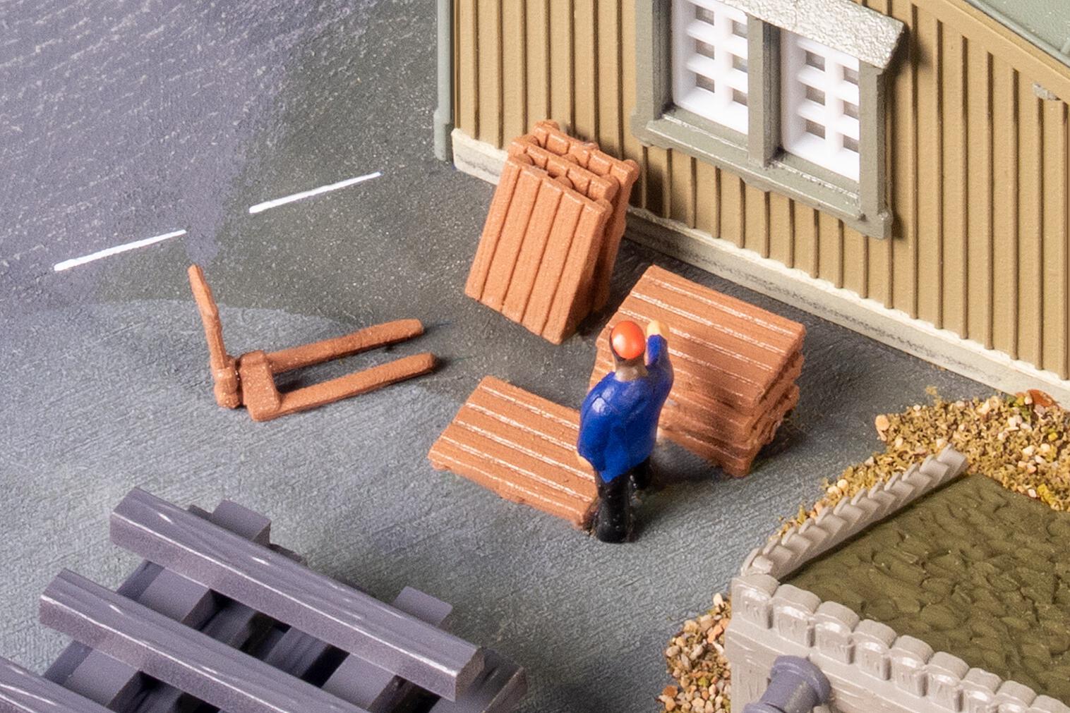 16 Pallets