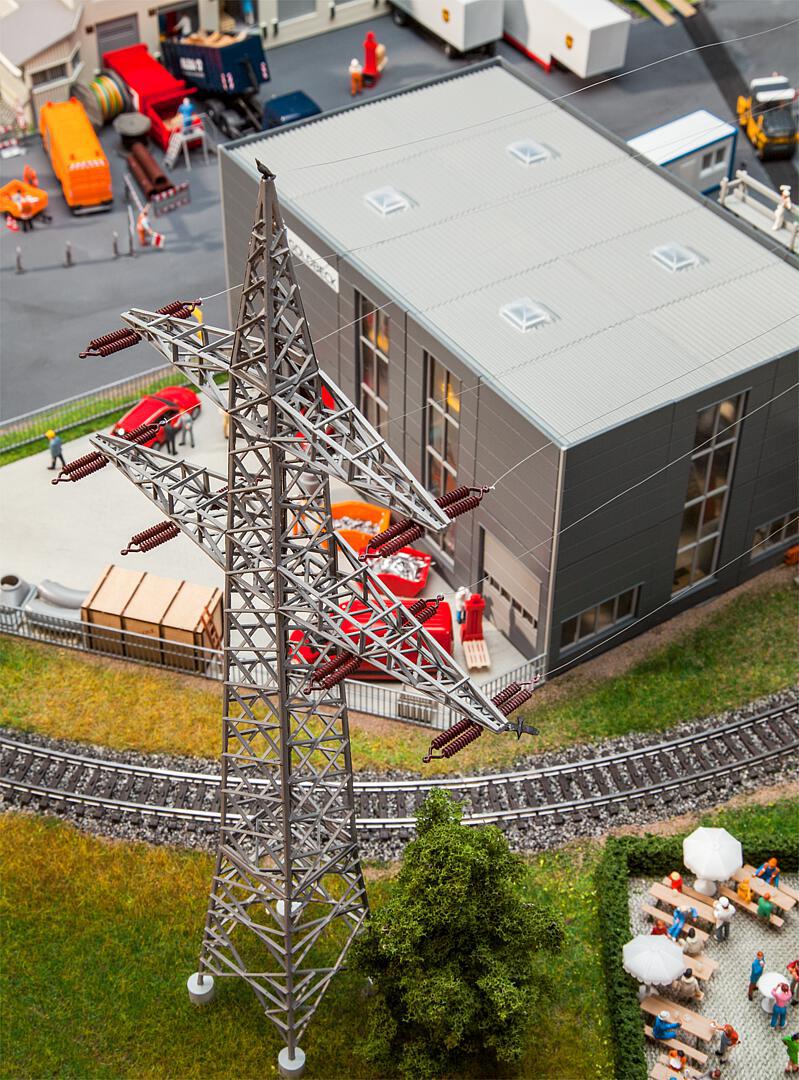 2 Hoogspanningsmasten (110 Kv)