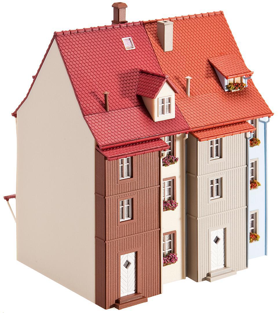 2 Stadwoningen Met Erker