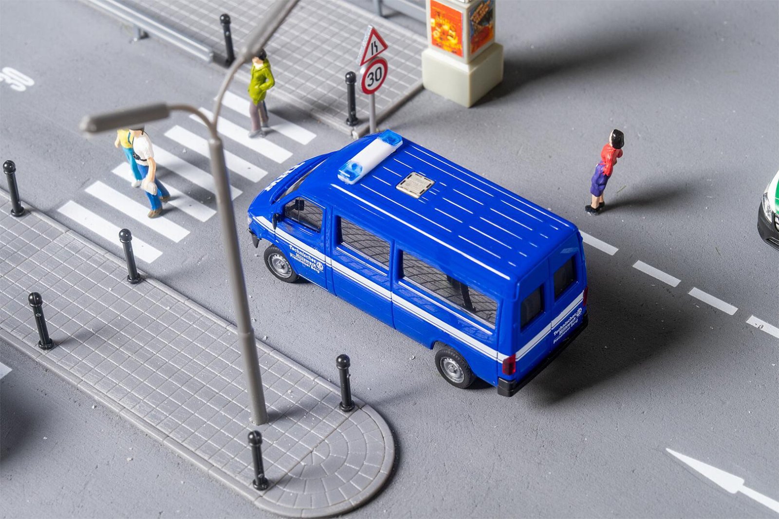 Car Systeem Digitaal Mb Sprinter Thw (Herpa)