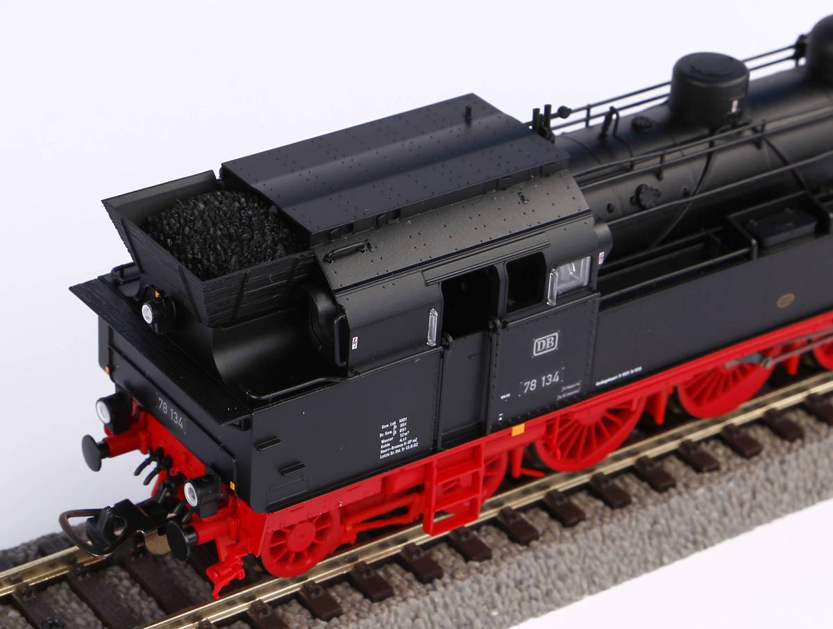 ~Dampflok BR 78 DB III + PluX22 Dec.