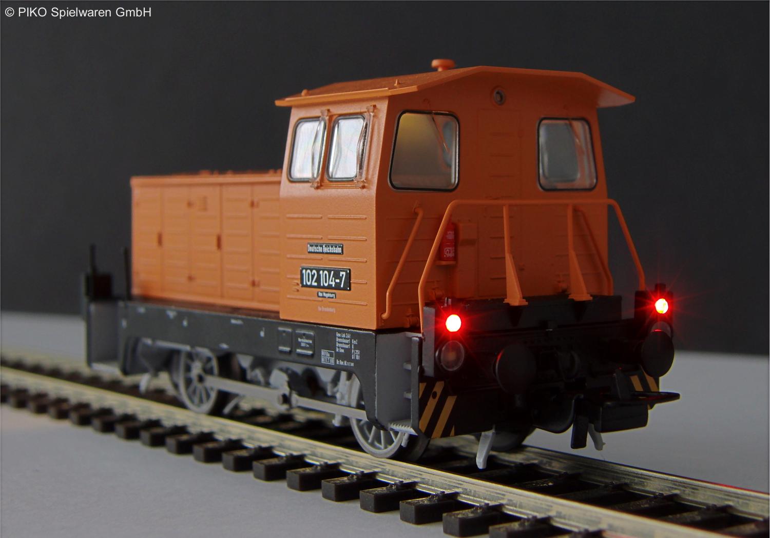 ~Diesellok BR 102.1 DR IV + PluX22 Dec.