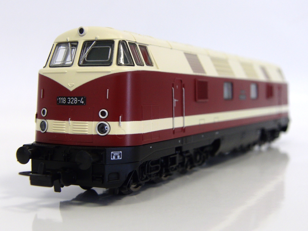 ~Diesellok BR 118.4 DR IV 6-achsig + lastg.Dec.