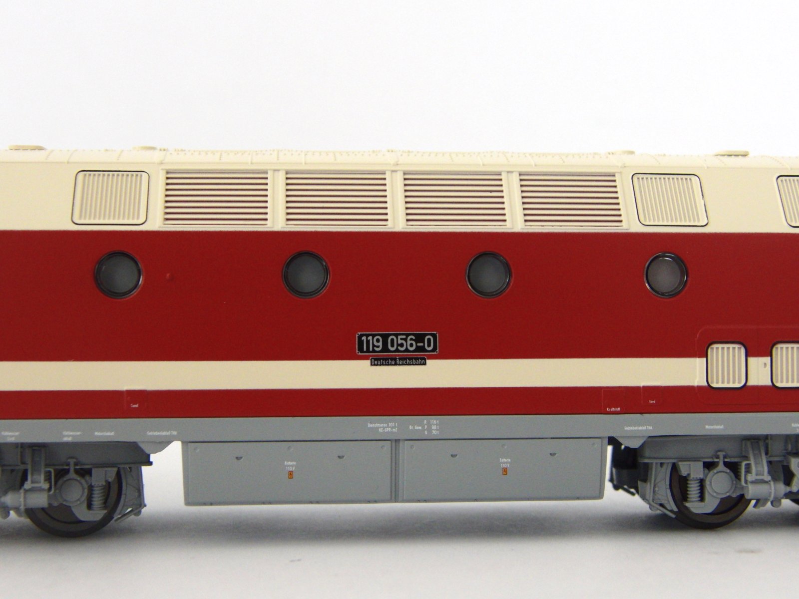 Diesellok BR 119 DR IV