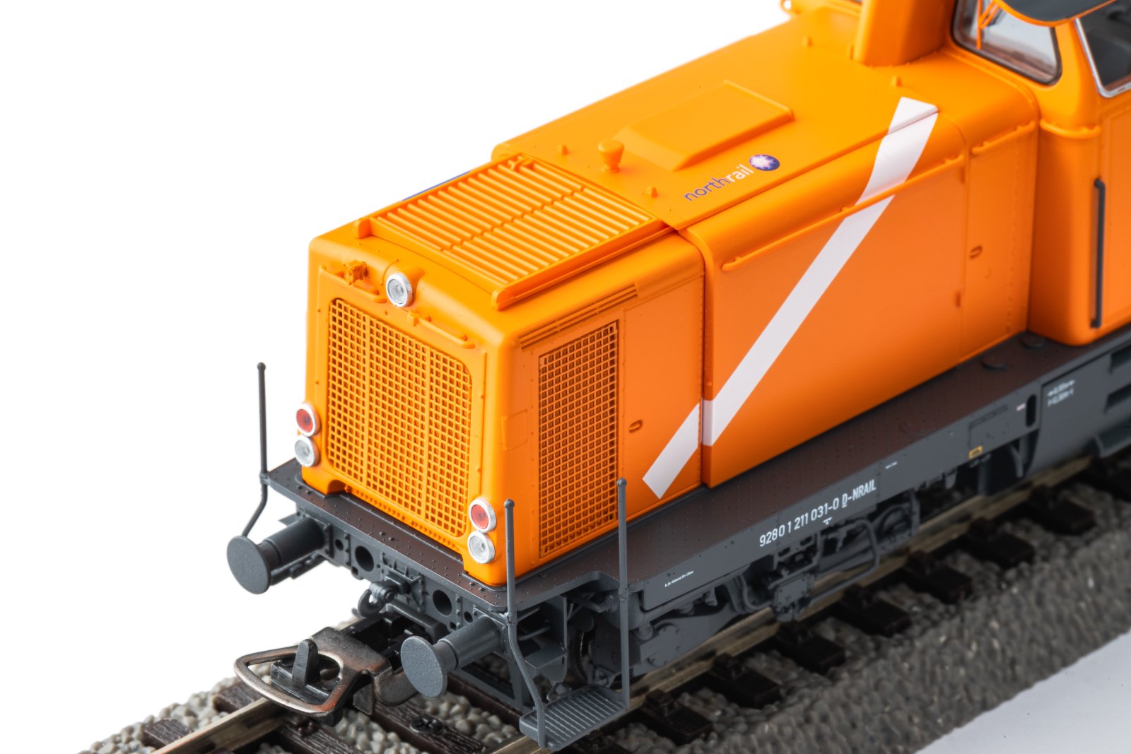 Diesellok BR 211 NorthRail VI + DSS PluX22