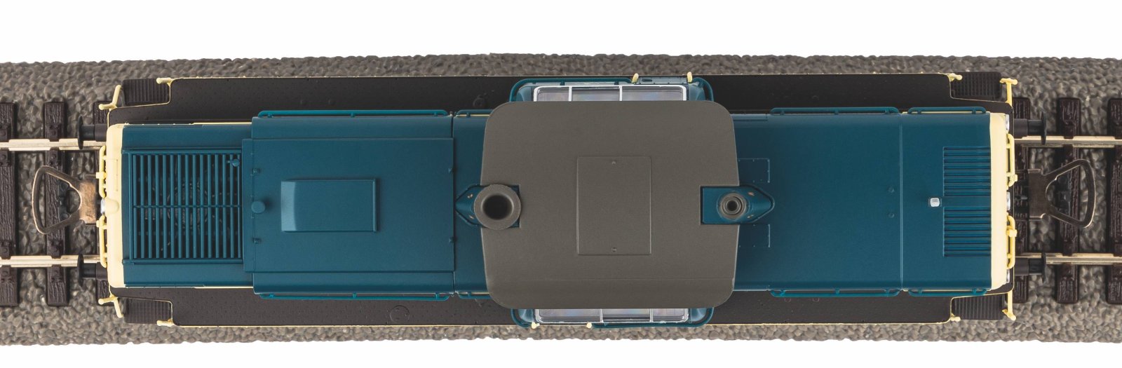 Diesellok BR 211 Solvay V + DSS PluX22
