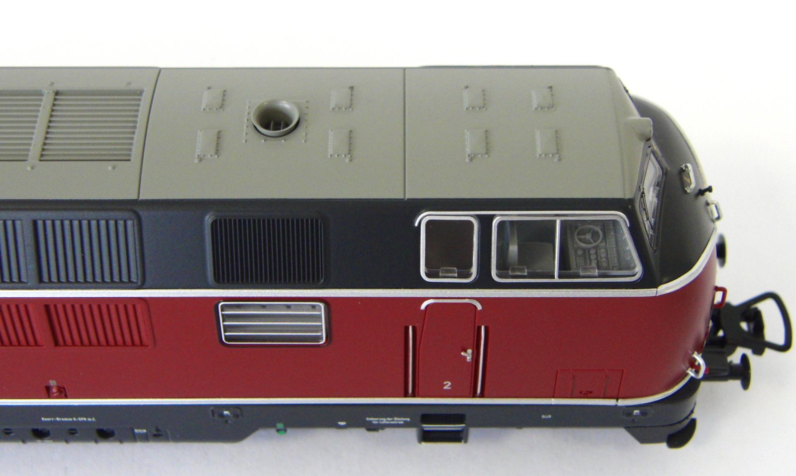 ~Diesellok BR 221 DB IV + PluX 22 Dec.