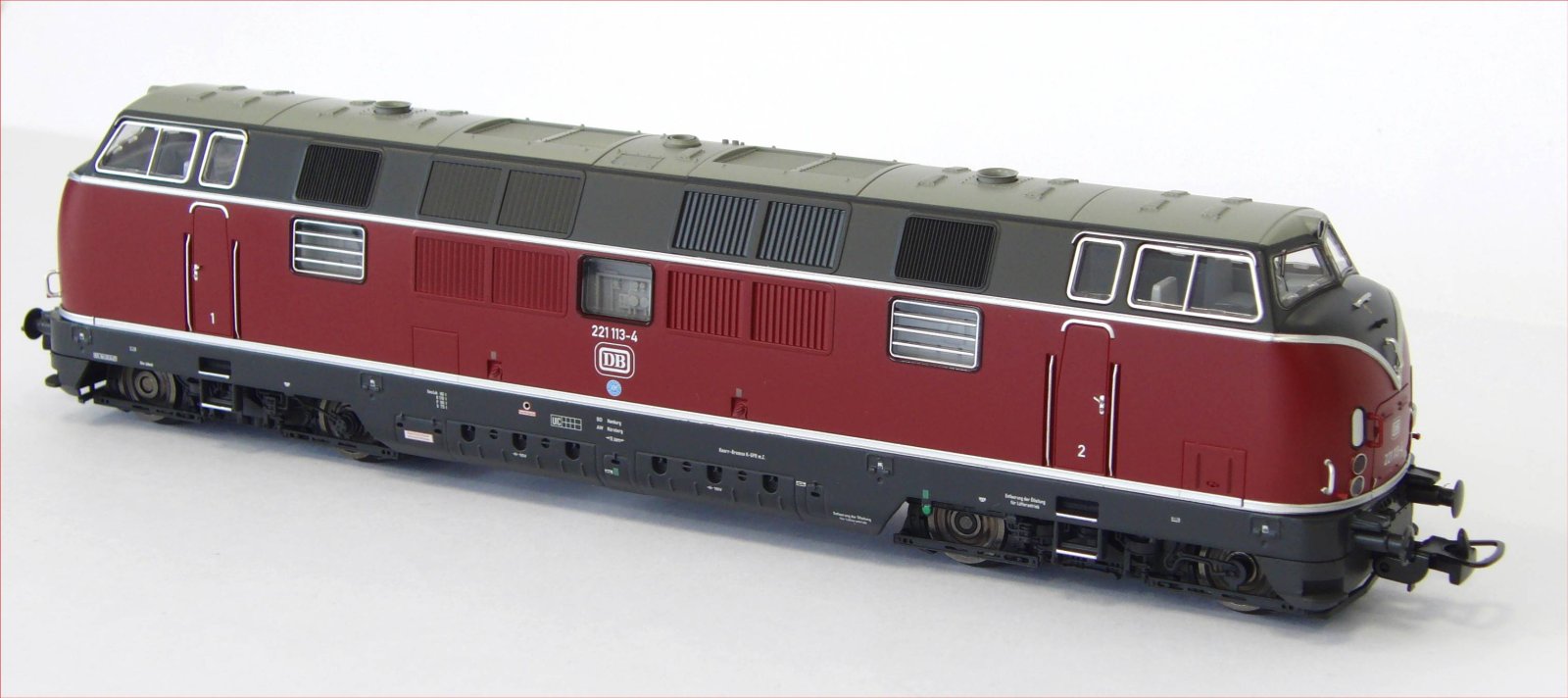 ~Diesellok BR 221 DB IV + PluX 22 Dec.