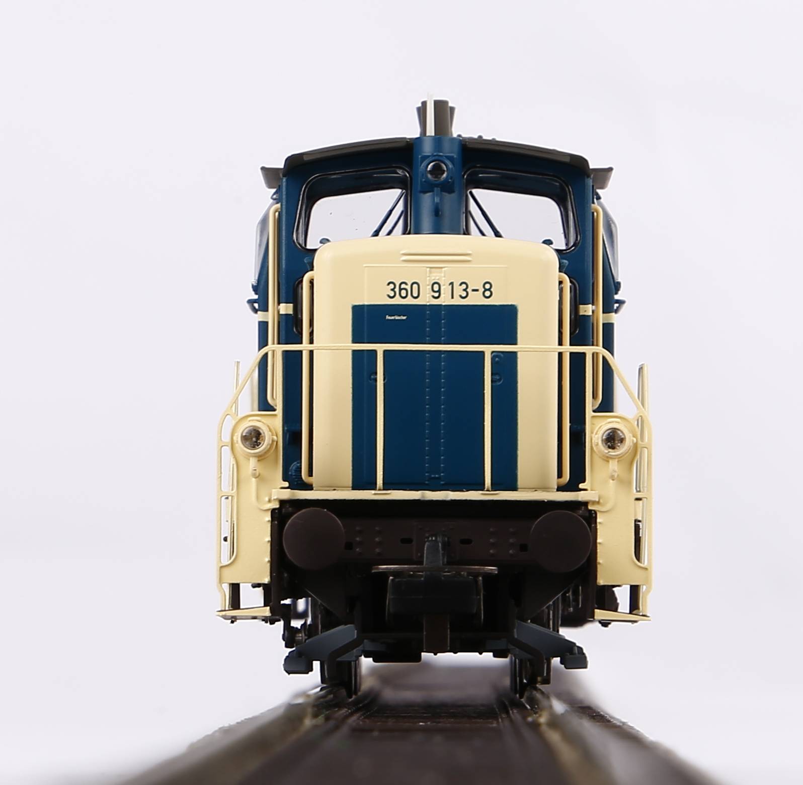 Diesellok BR 360 DB AG blaubeige V + DSS PluX22