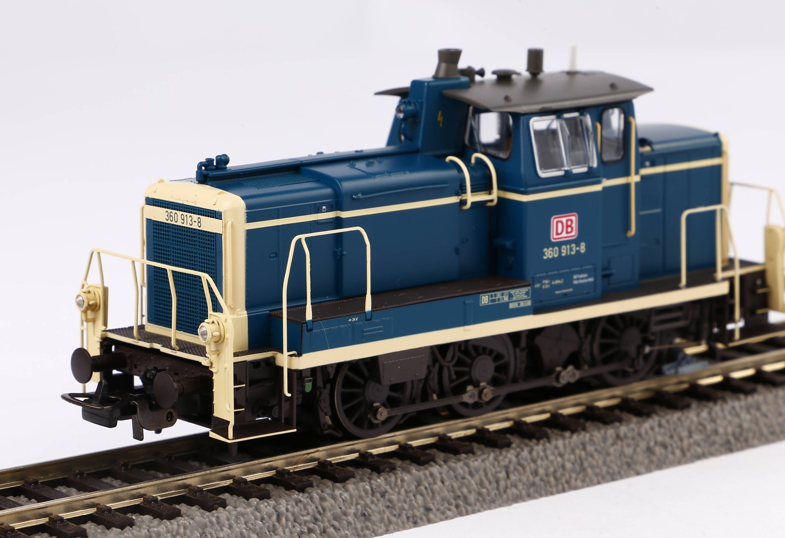 Diesellok BR 360 DB AG blaubeige V + DSS PluX22