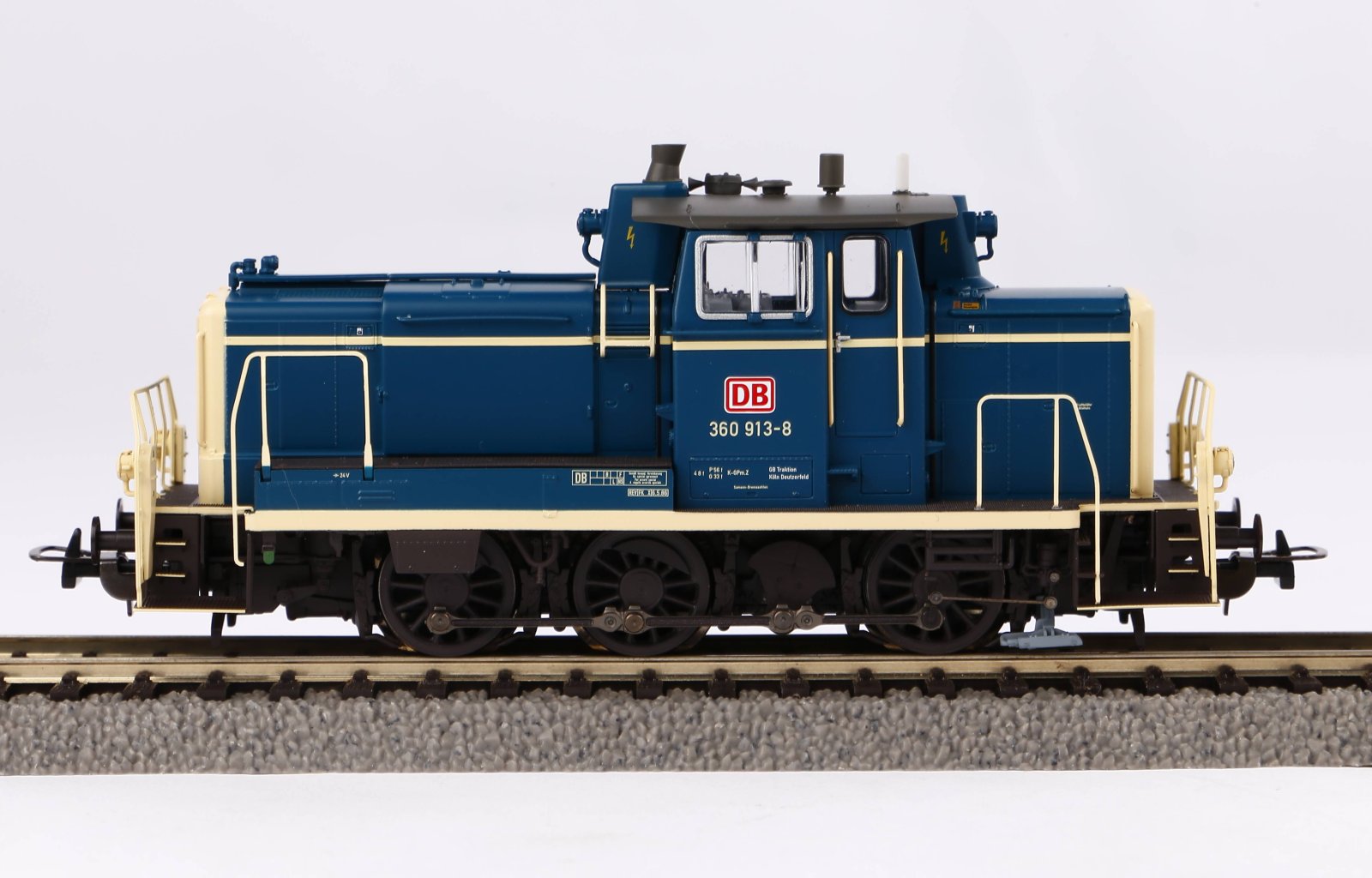 Diesellok BR 360 DB AG blaubeige V + DSS PluX22
