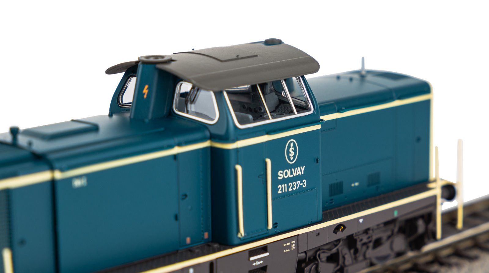 ~Diesellok/Sound  BR 211 Solvay V + PluX22 Dec.