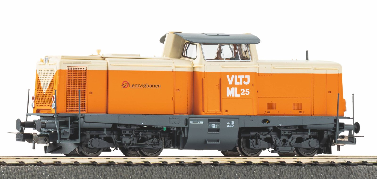 Diesellok/Sound BR 211 VLTJ V + PluX22 Dec.