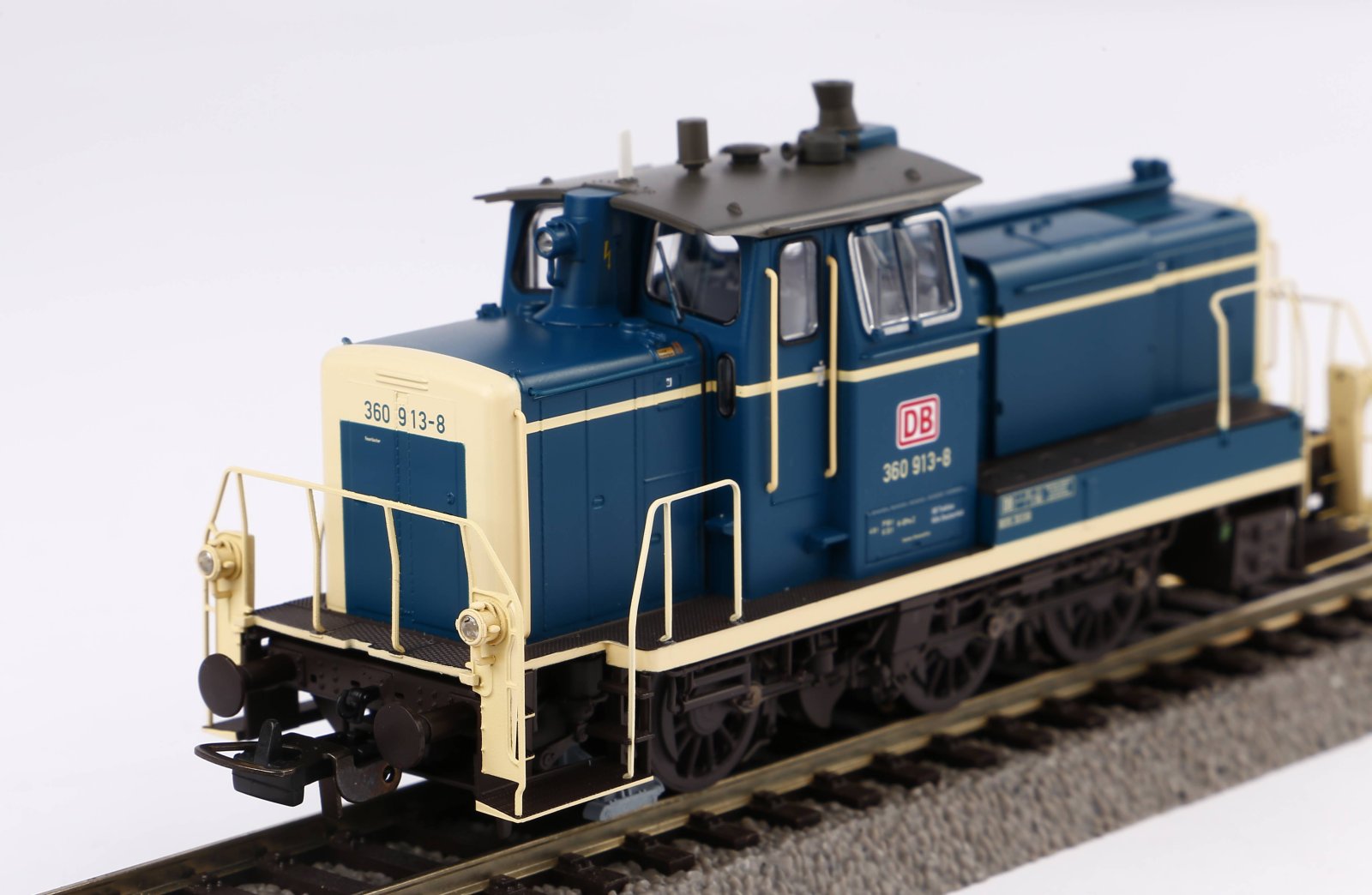 ~Diesellok/Sound BR 360 DB AG blaubeige V + PluX22 Dec.