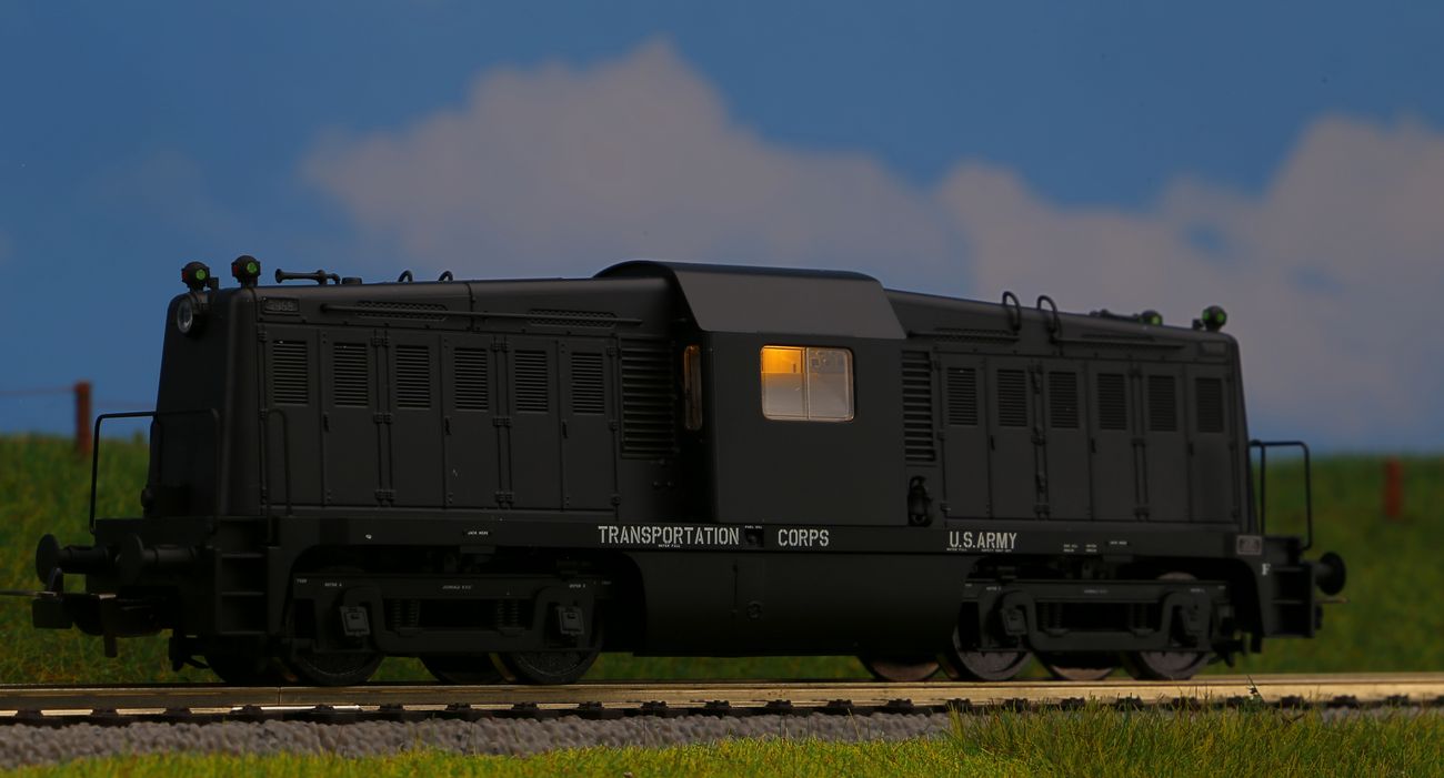 Diesellok/Sound BR 65-DE-19-A USATC II + PluX22 Dec.