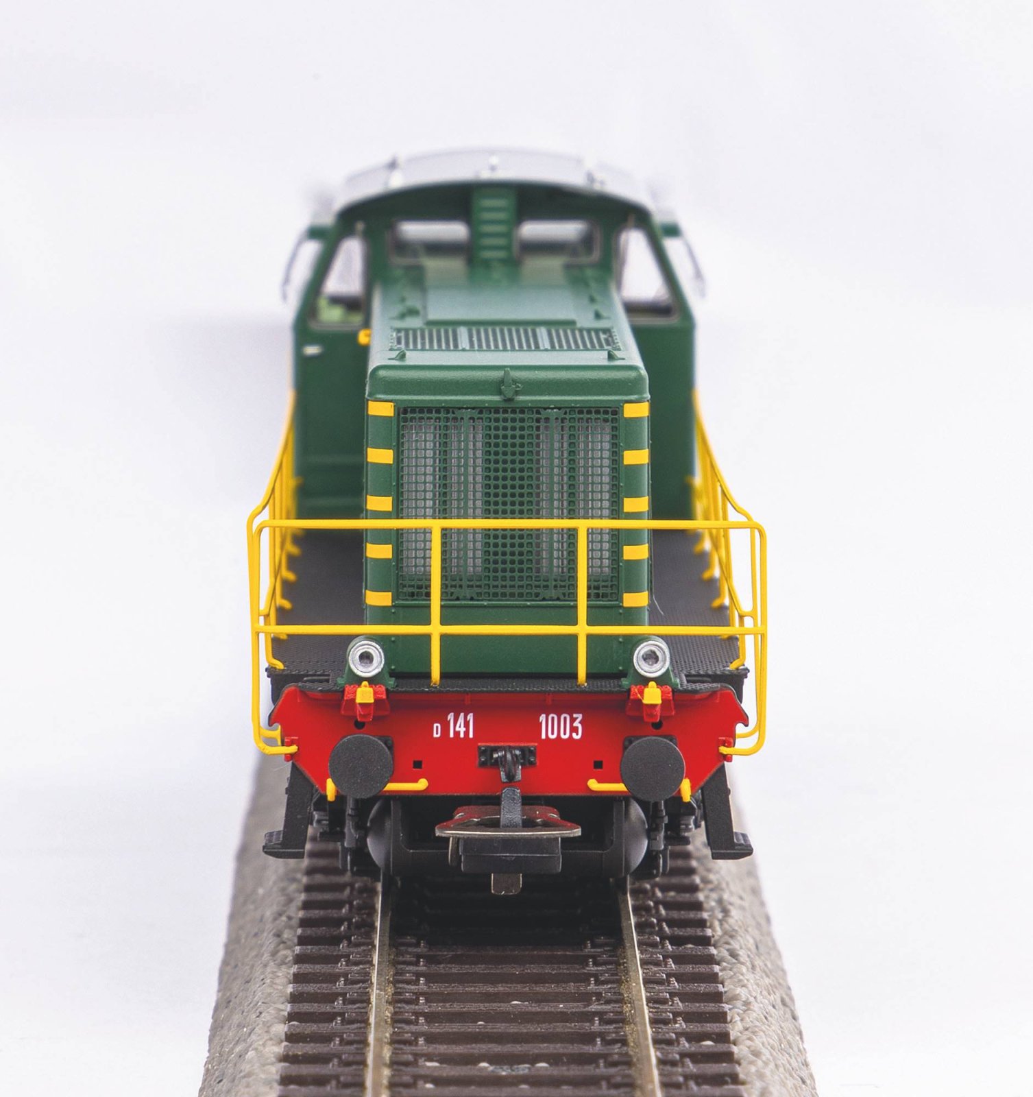 Diesellok/Sound D.141.1003 FS IV + Plux22 Dec.