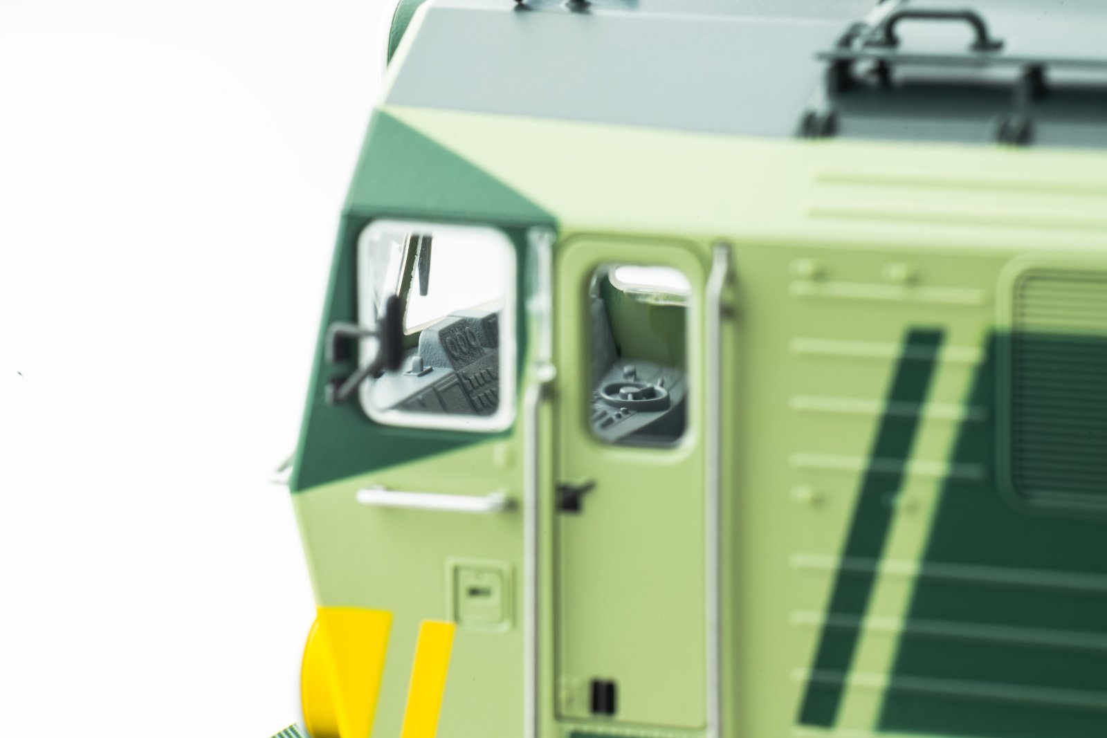 Diesellok/Sound SU46 PKP V + PluX22 Dec.