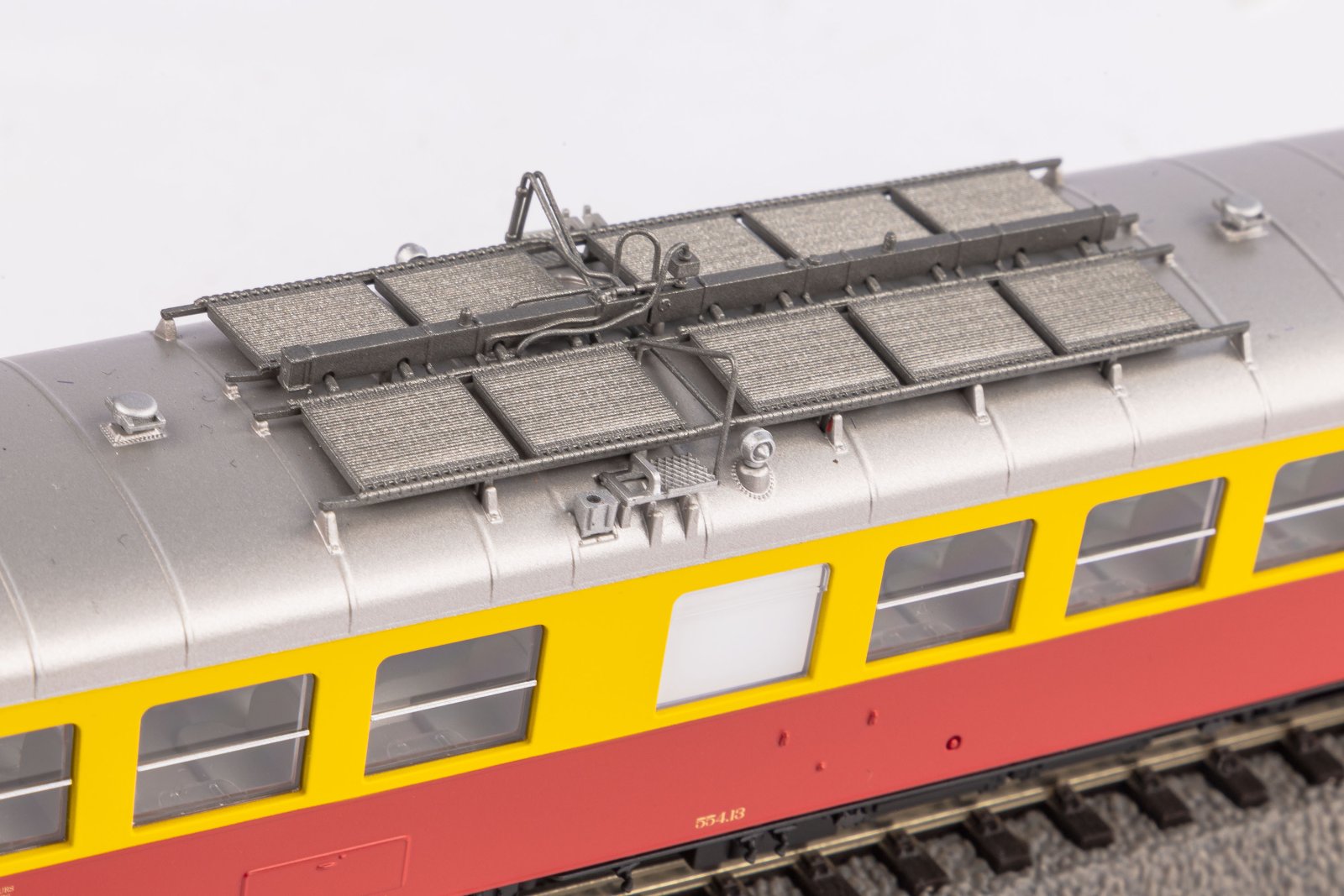 Dieseltriebwg. Rh 554 SNCB IV + DSS PluX22