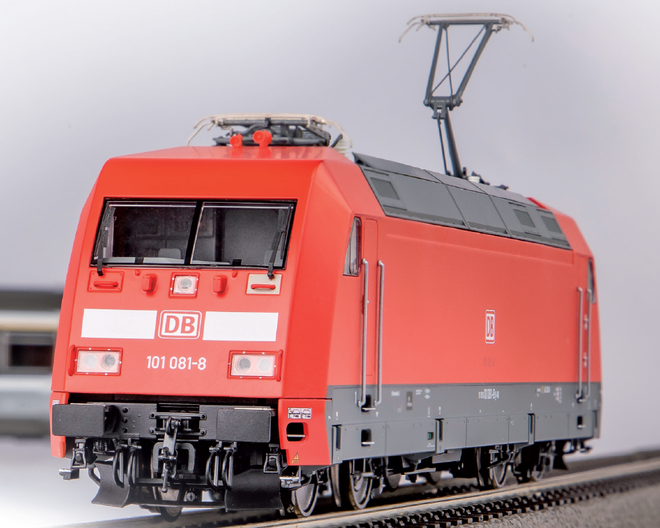 ~E-Lok BR 101 DB AG VI + PluX22 Dec.