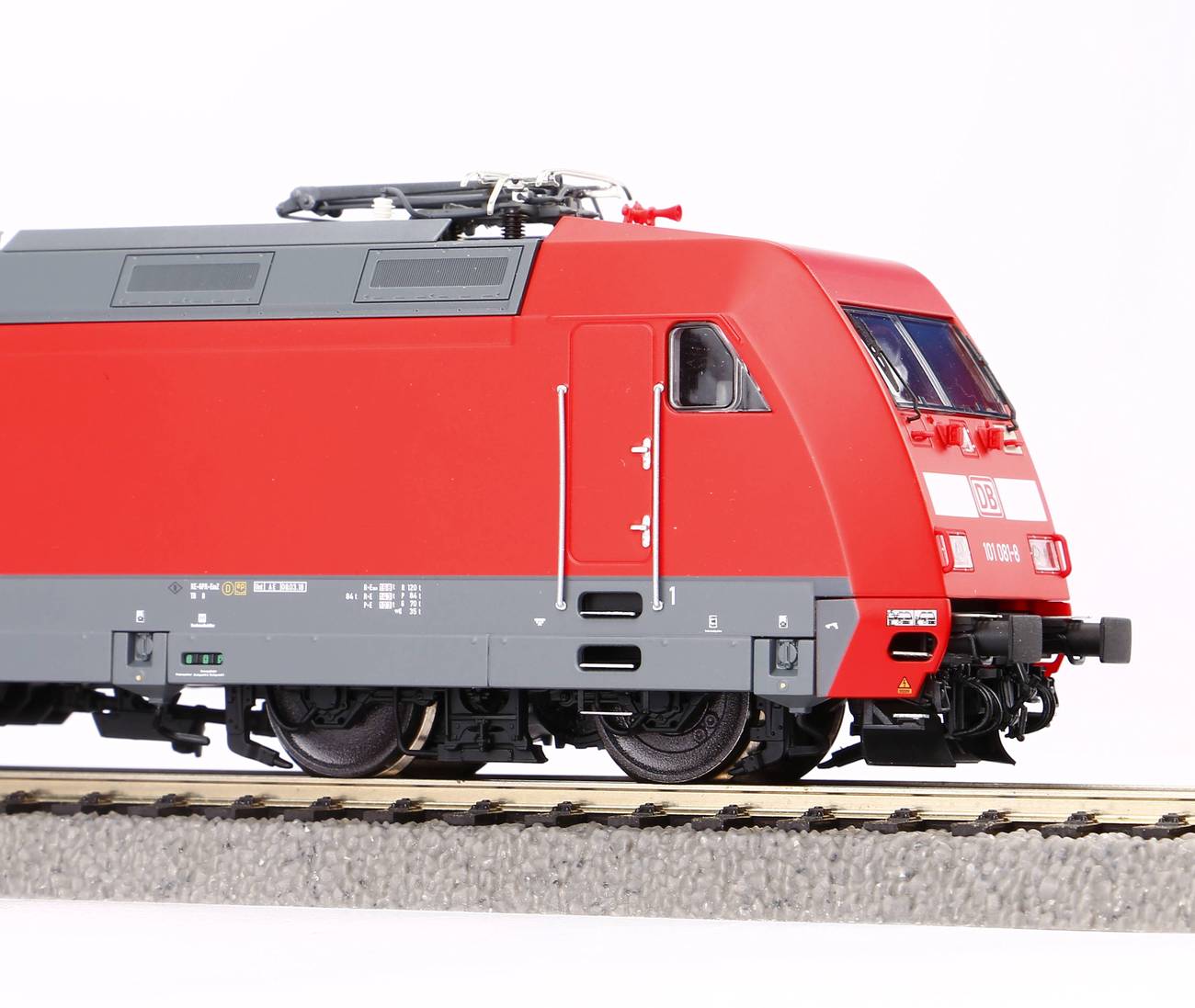 ~E-Lok BR 101 DB AG VI + PluX22 Dec.