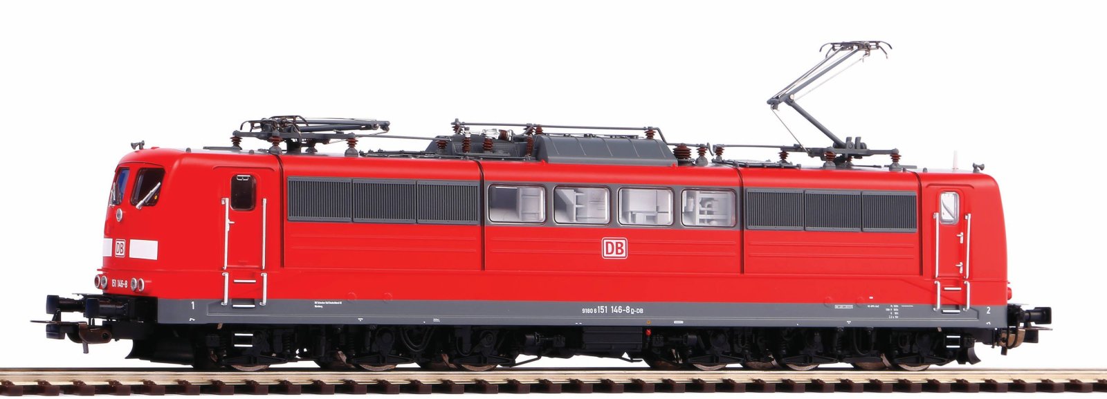 ~E-Lok BR 151 DB AG vkrot VI + PluX22 Dec.
