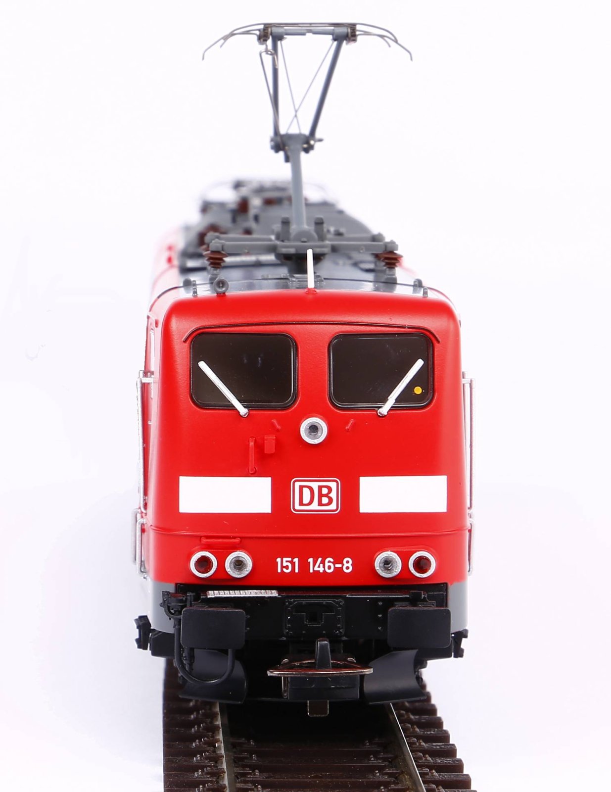 ~E-Lok BR 151 DB AG vkrot VI + PluX22 Dec.