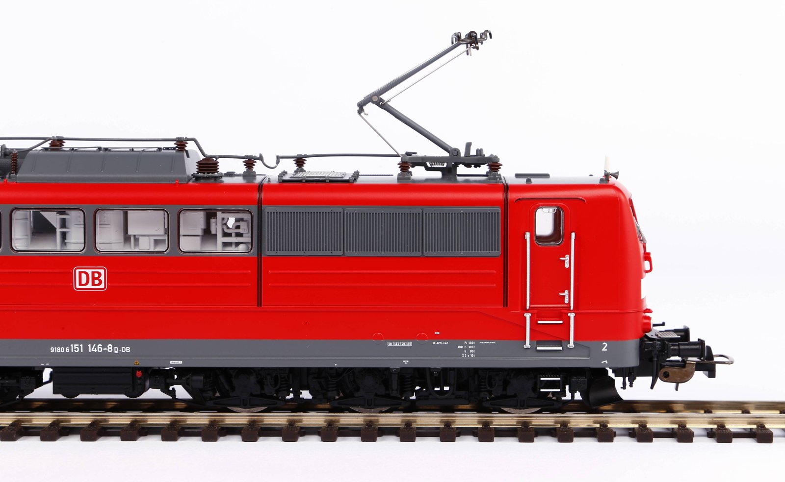 ~E-Lok BR 151 DB AG vkrot VI + PluX22 Dec.