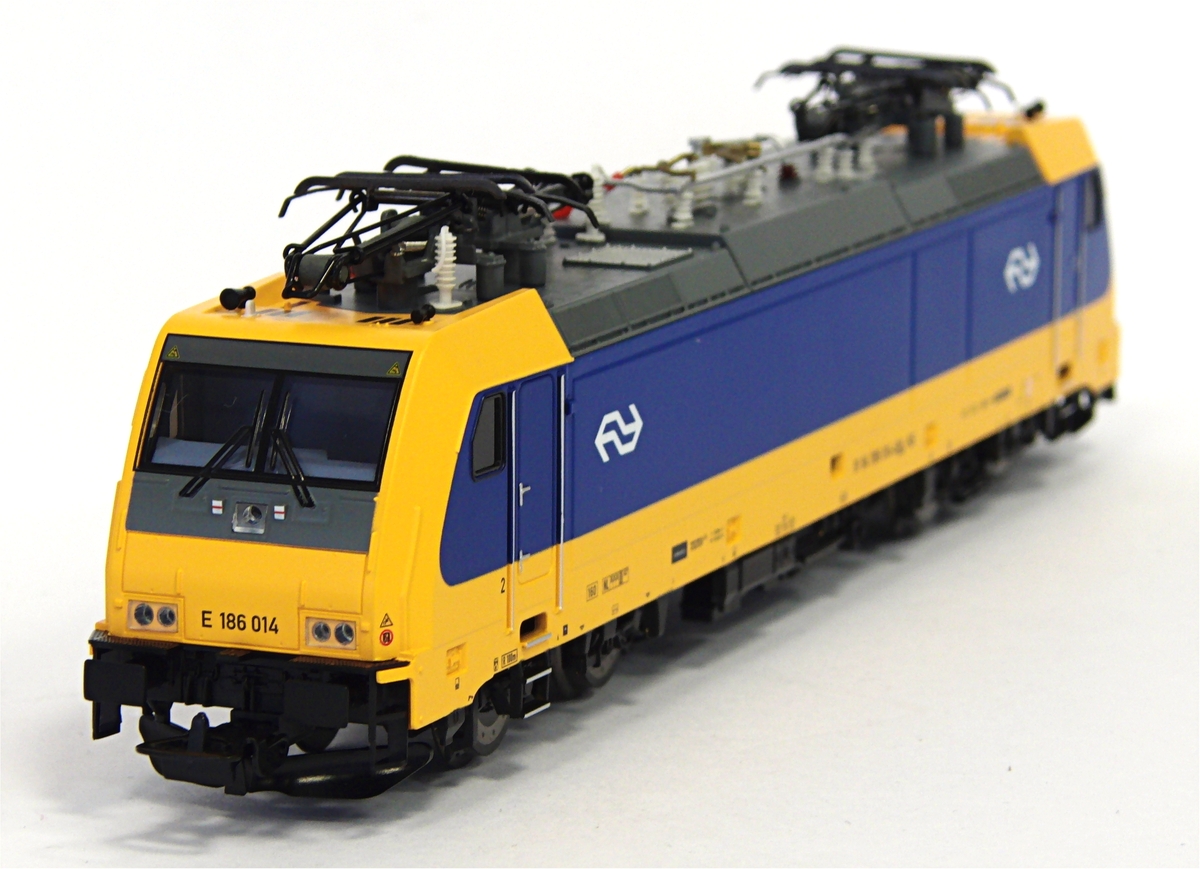 E-Lok BR 186 002 NS VI, vier Pantos