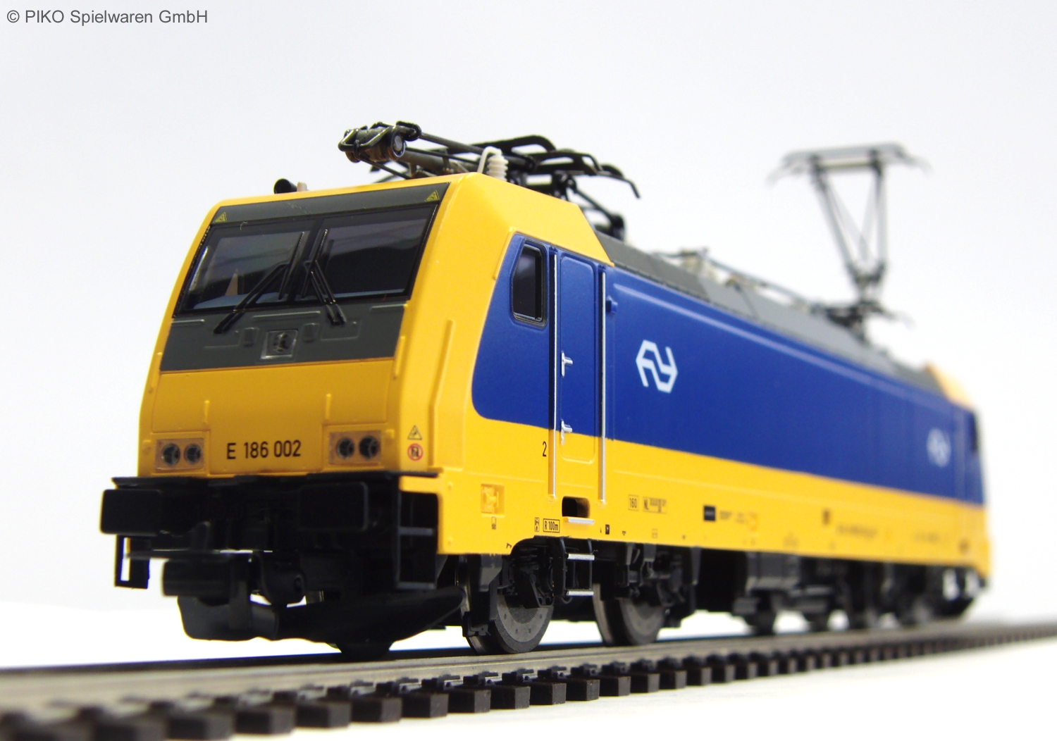 E-Lok BR 186 002 NS VI, vier Pantos