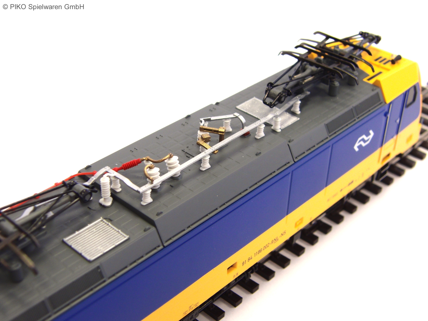 E-Lok BR 186 002 NS VI, vier Pantos