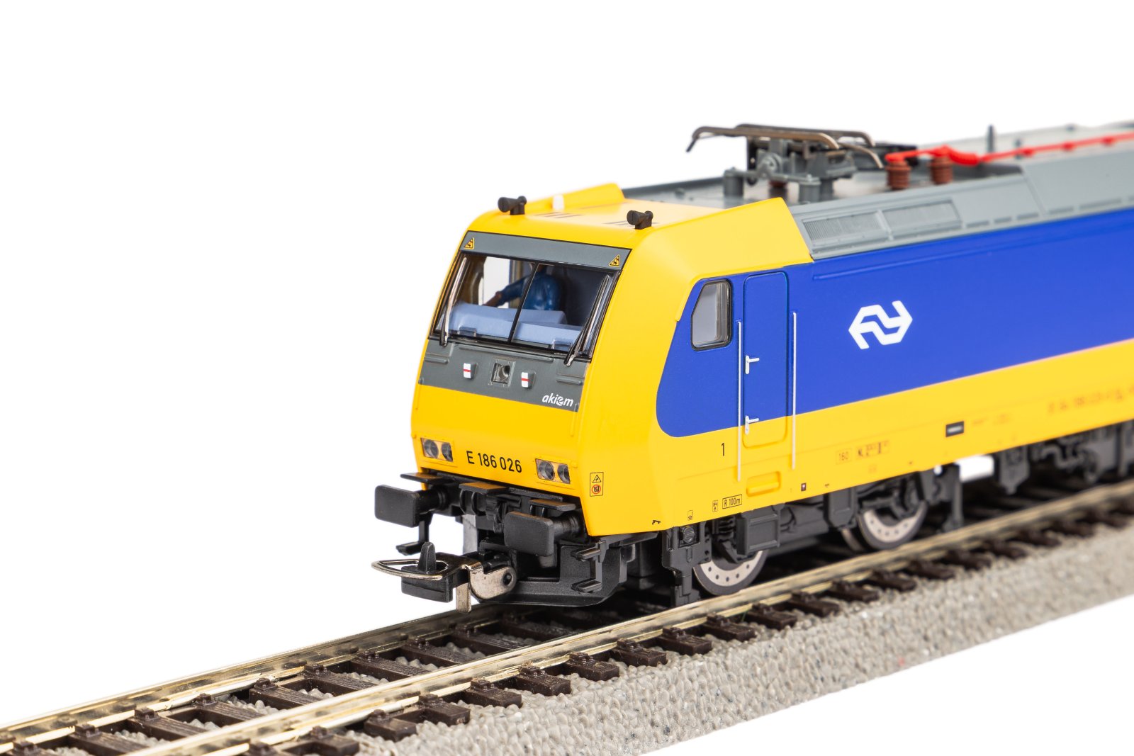~E-Lok BR 186 NS VI + PluX22 Dec.